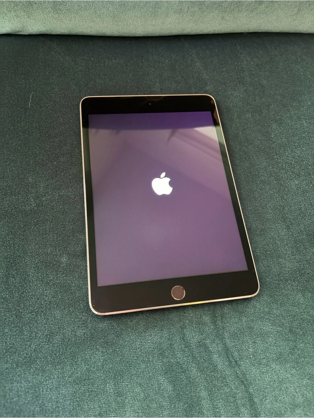 iPad Mini 4, silver, 128GB